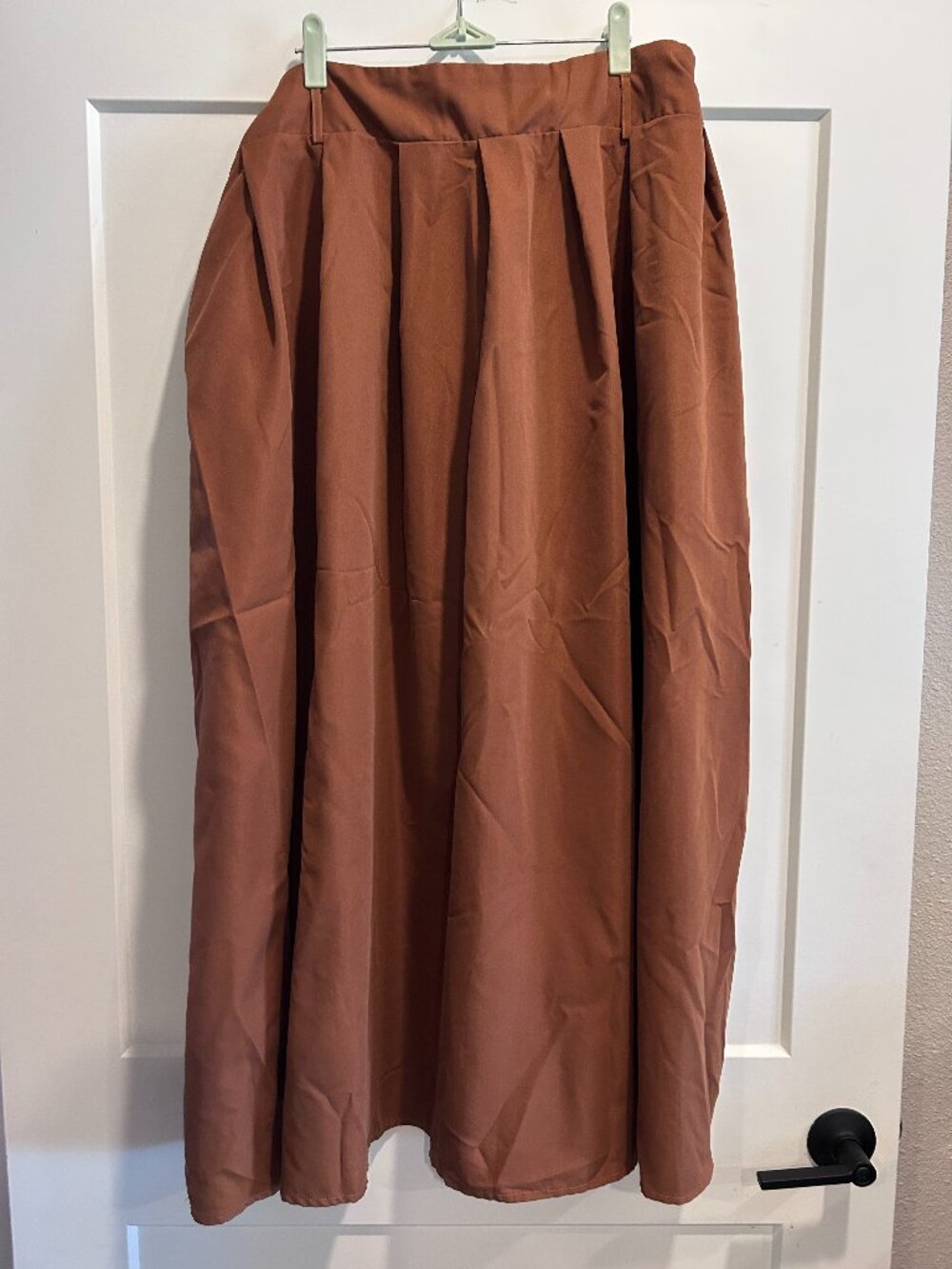 SHEIN Curve 4XL Rust Brown Pleated Maxi Skirt Side Zip Elastic Back Fits 2X